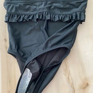 Jcrew Ruffle plunge one-piece swimsuit, size 6, NWT